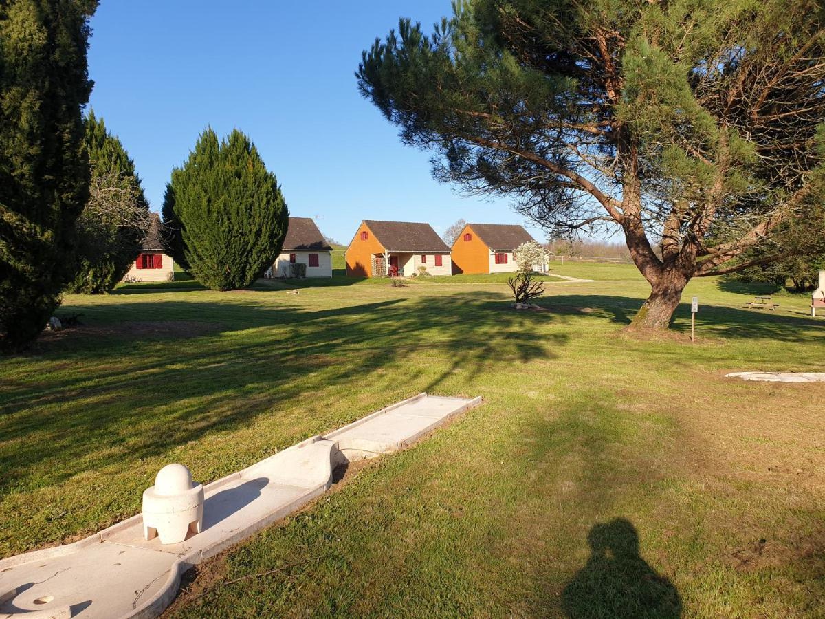 Вилла Domaine De Vaulatour. Payzac  Экстерьер фото